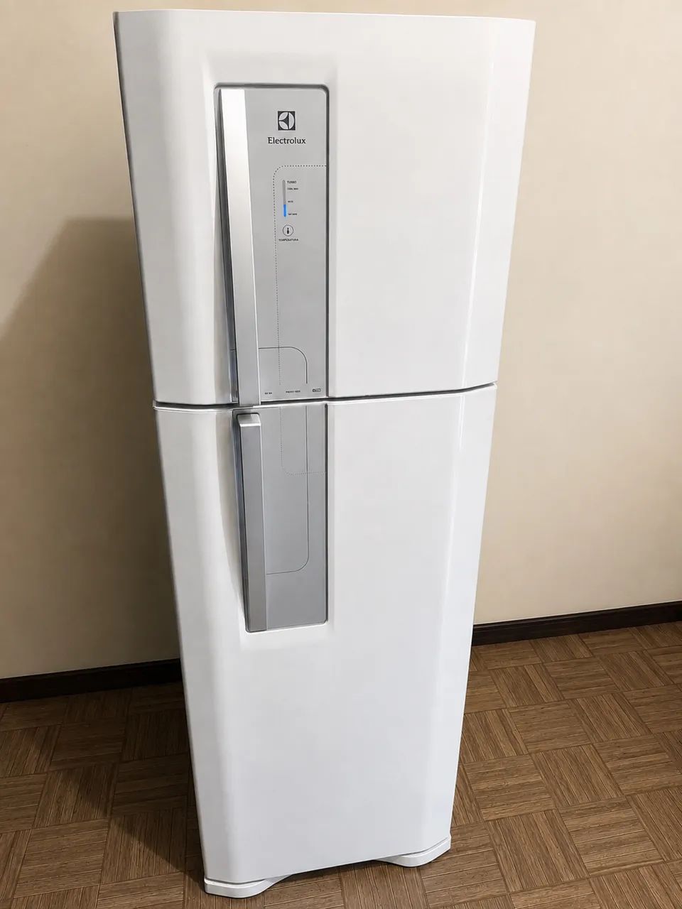 Geladeira Electrolux- semi nova 