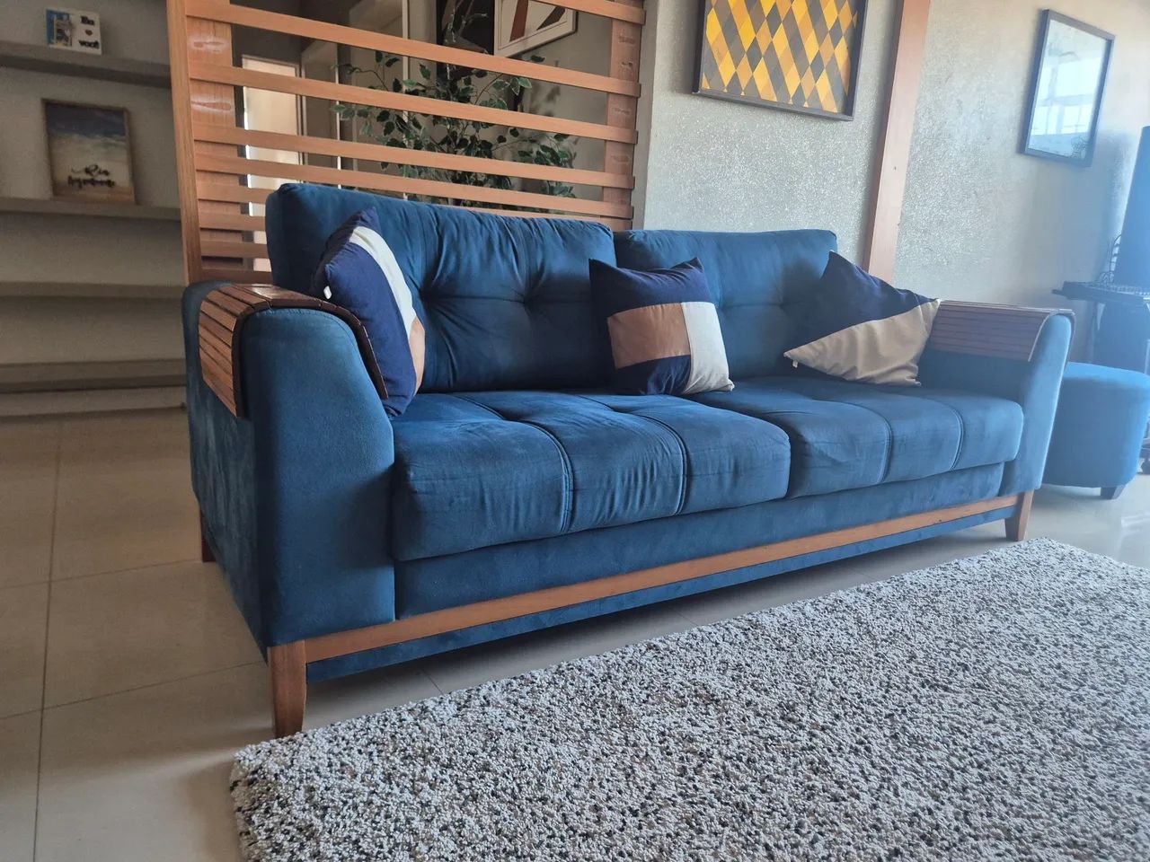 Vendo lindo sofá  cor azul espumas ortopédica  designer  moderno e excelente  qualidade  - Foto 5