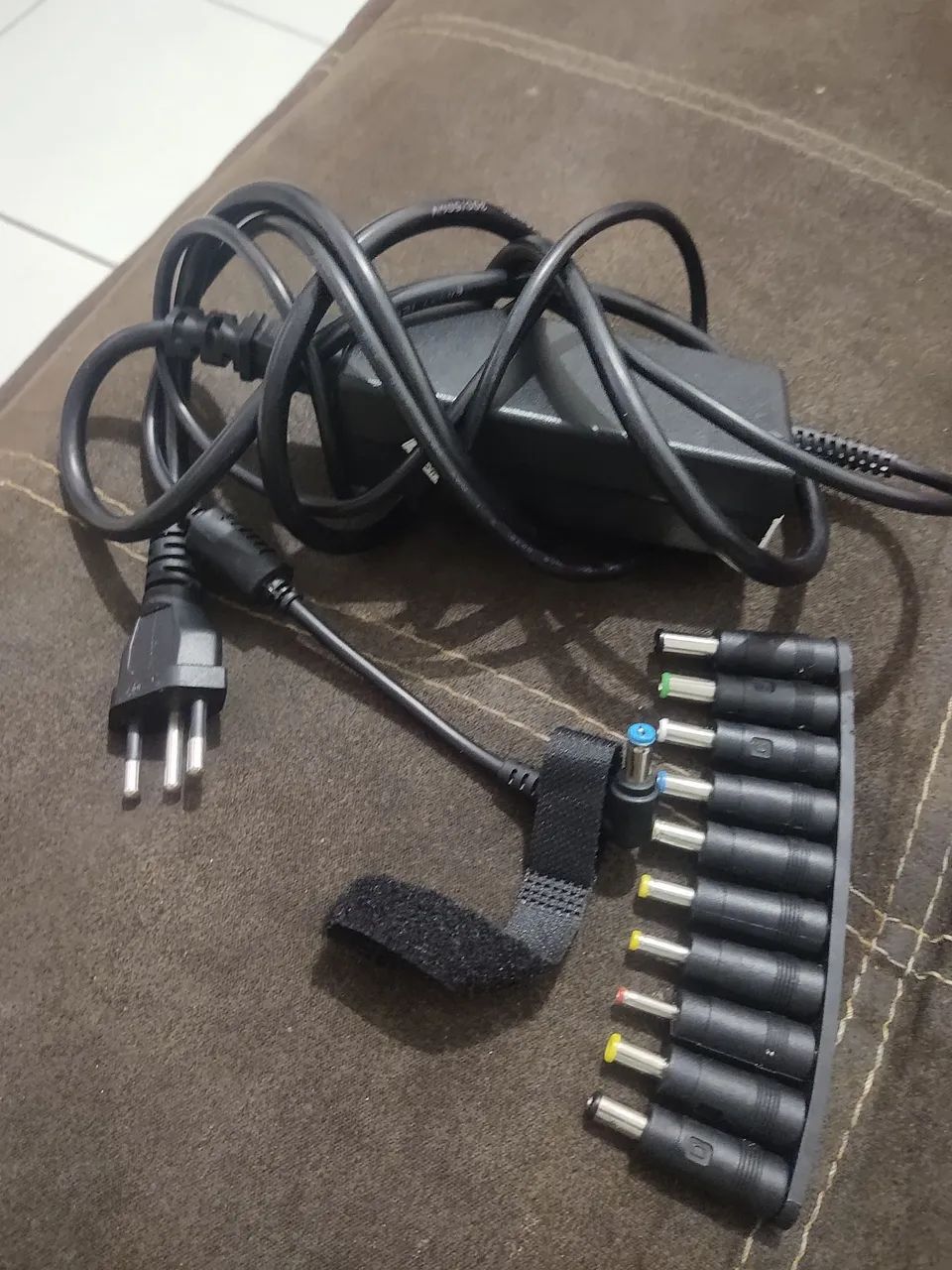 Carregador com adaptador  - Foto 4