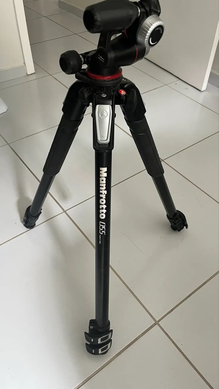 Tripé Manfrotto 
