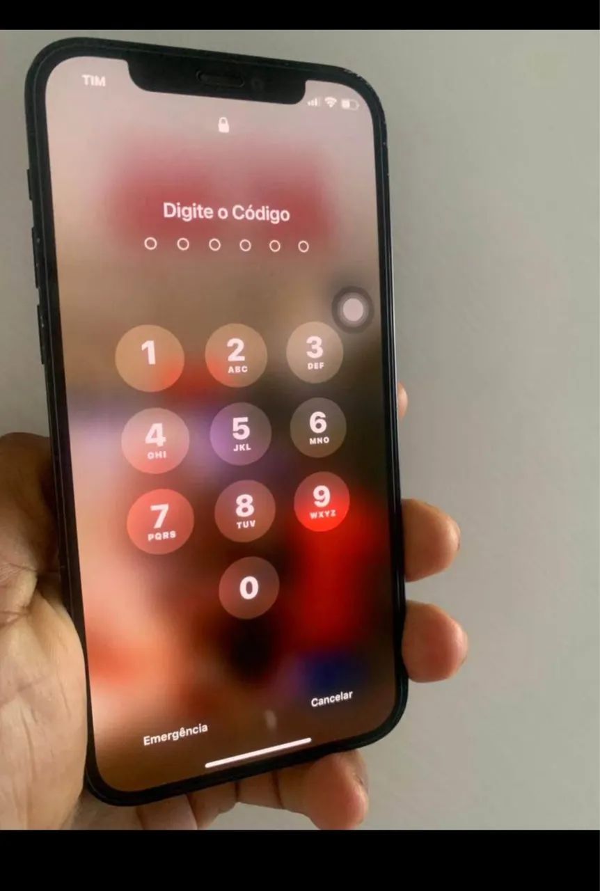 Vendo ou troco Iphone 12 128gb - Foto 2