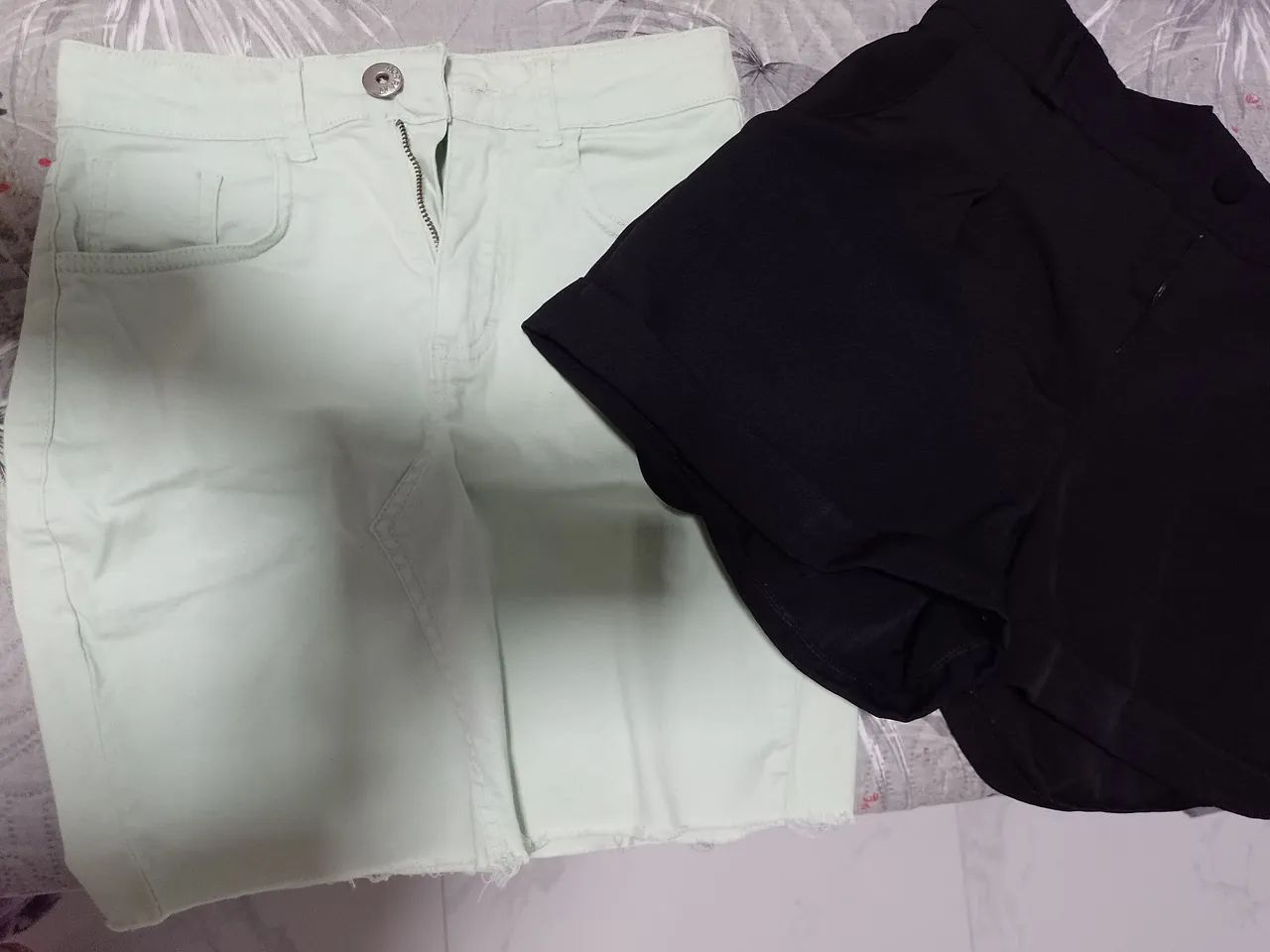 9 Peças usadas blusas saias shorts - Foto 4
