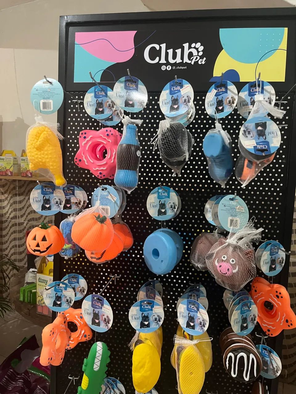 Estante com diversos brinquedos  - Foto 2
