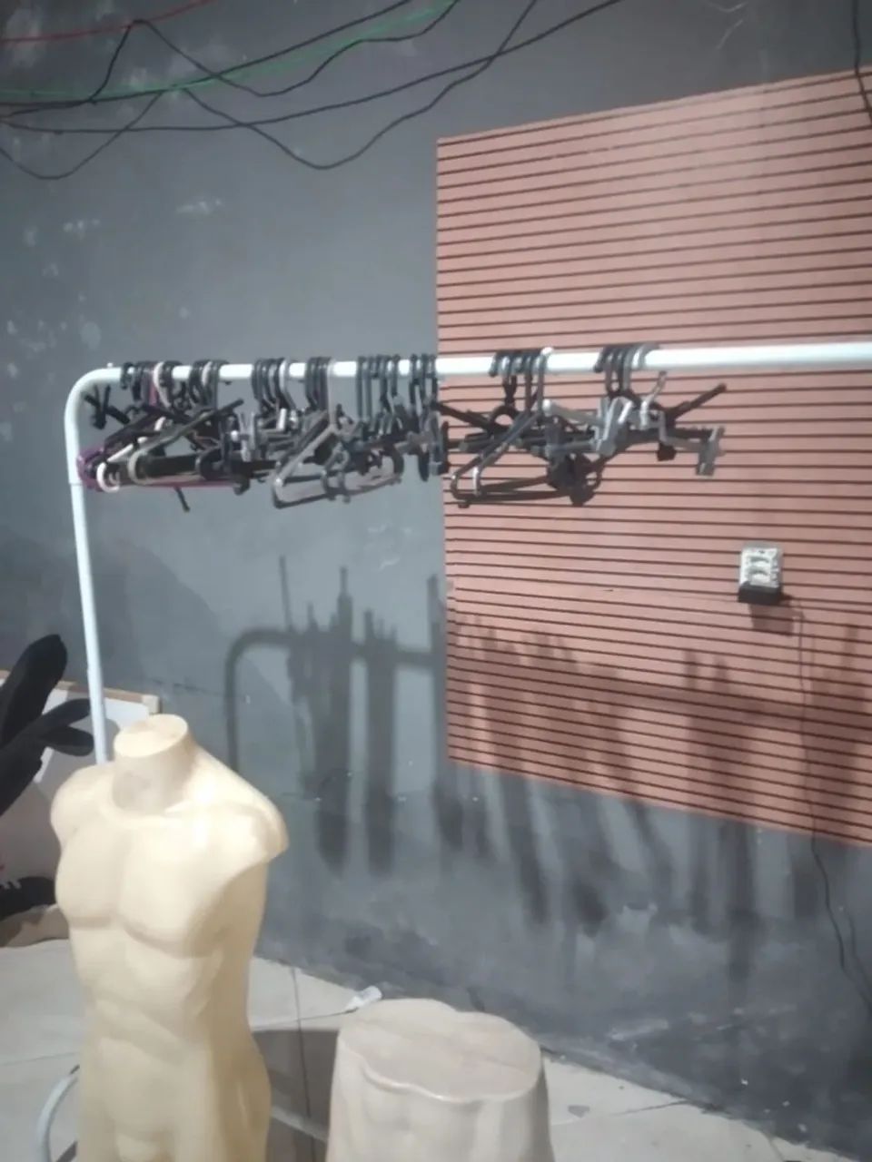 Ararra de roupas  - Foto 3