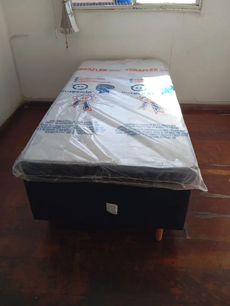Vendo cama box solteiro com outra  - Foto 5