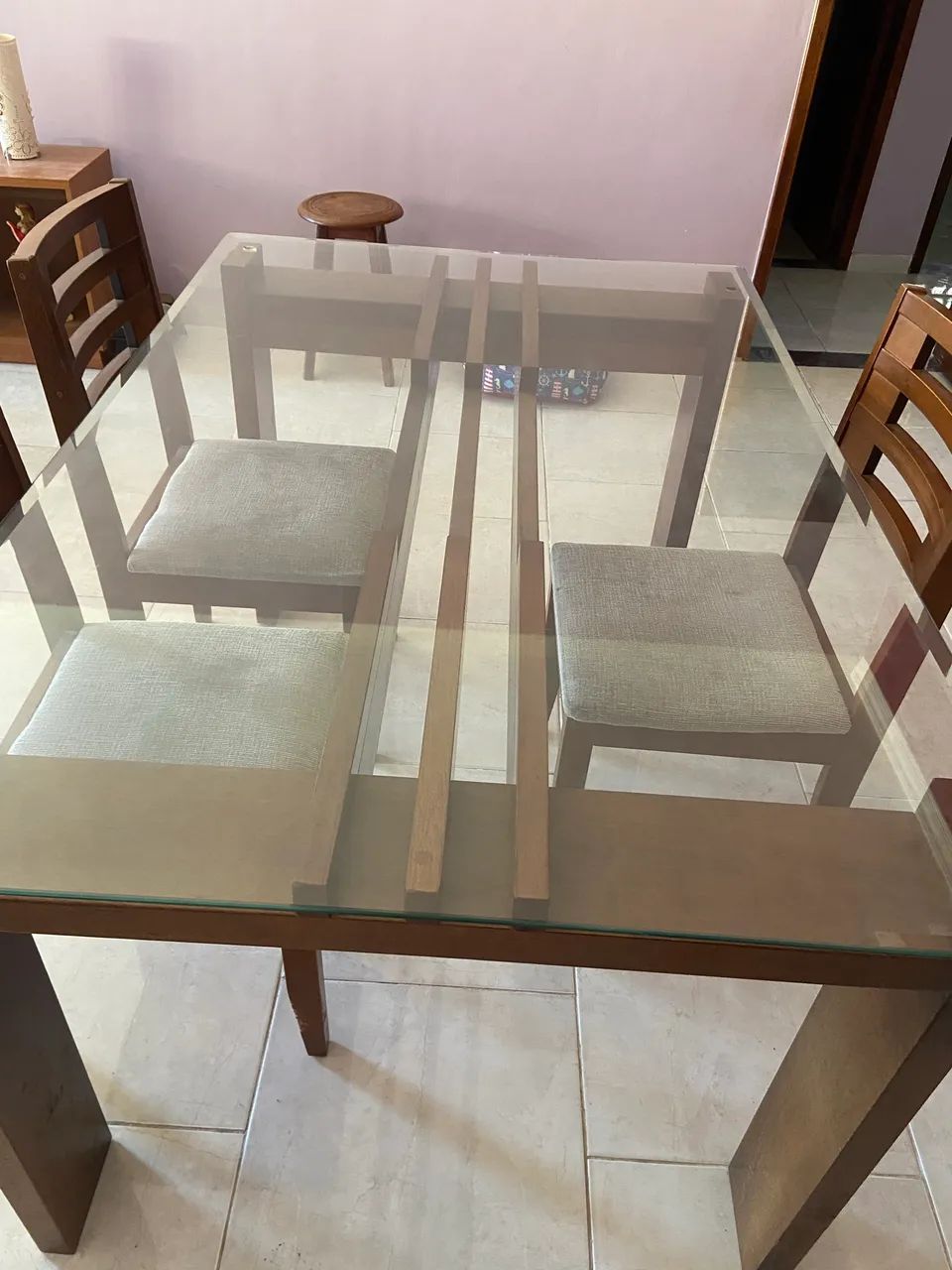 Mesa com tampo de vidro + 3 cadeiras - Foto 3