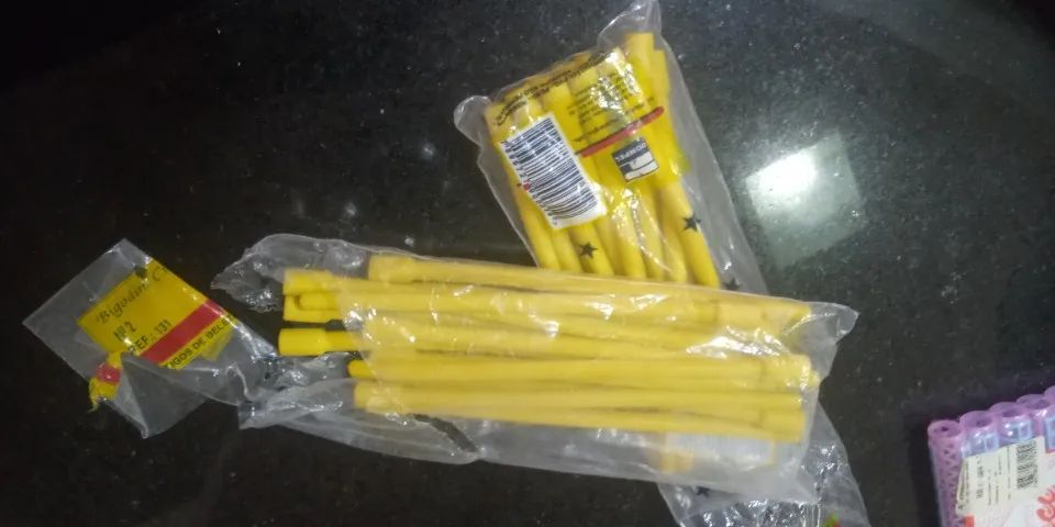 2 pacotes de bigudinhos (12 unidades em cada) e 1 pacote de bobs com capa nº 1 - Foto 3