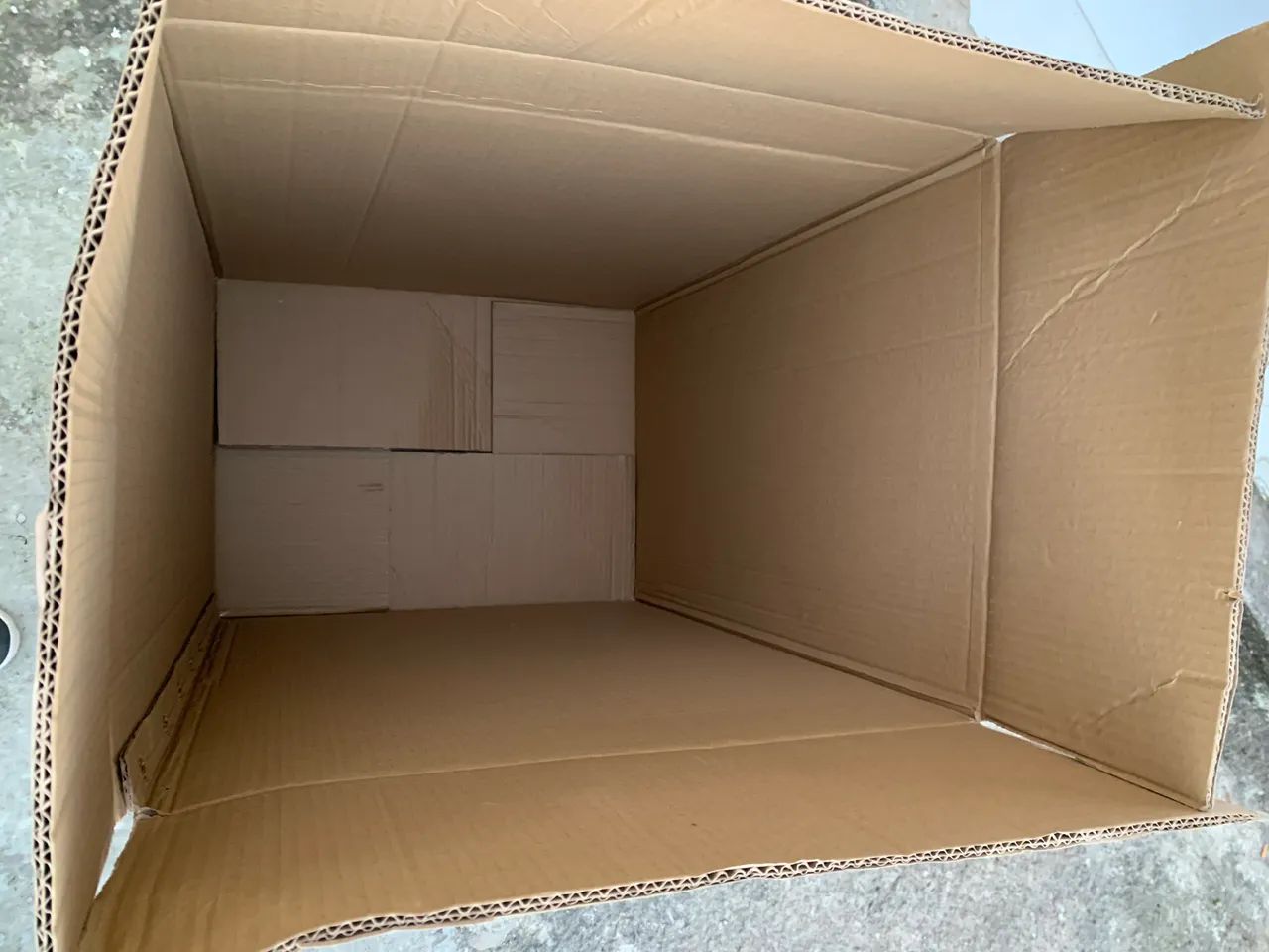 Caixa papelão para transporte e mudança 