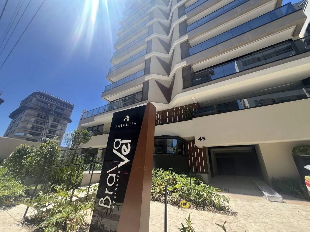 Brava Vel: 3 quartos com 2 suítes e varanda na Praia Brava, Itajaí