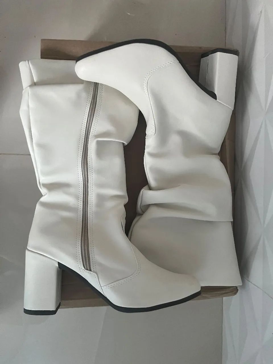 Vendo Excelente Bota Usada Uma Única Vez  - Foto 2