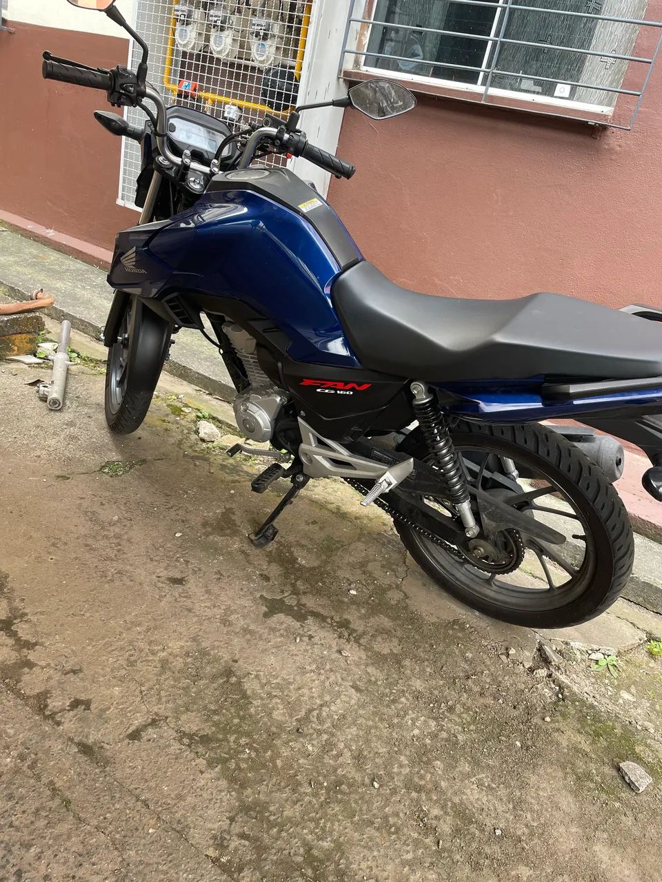Moto em perfeito estado 