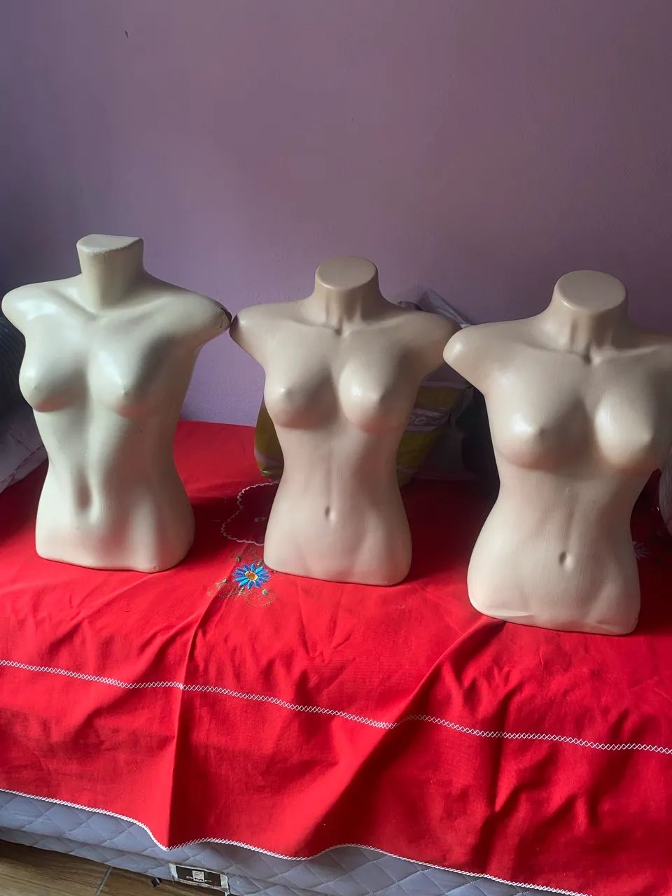 Vendo araras maniquim  e cabides   - Foto 4