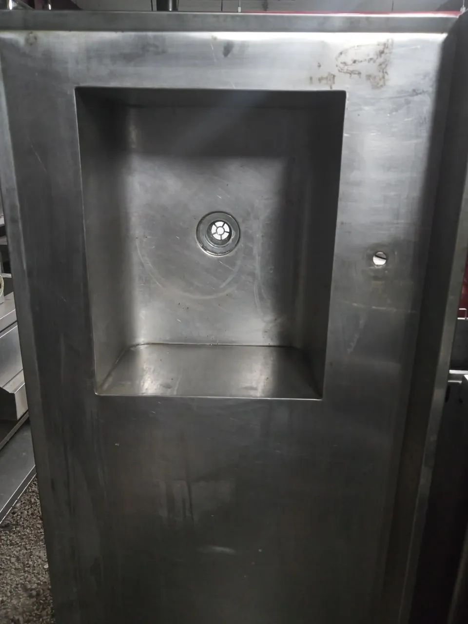 Mesa com cuba ( esquerda) inox. 150x70x90 - Foto 2