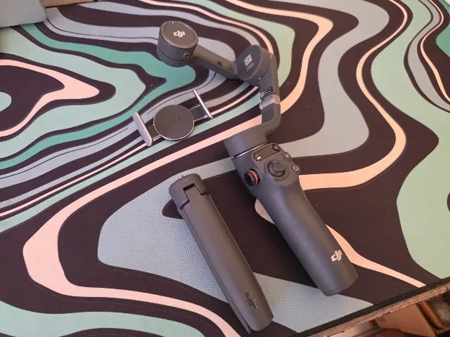 Gimbal DJI Osmo Mobile 6 com Extensor - Bateria 1h