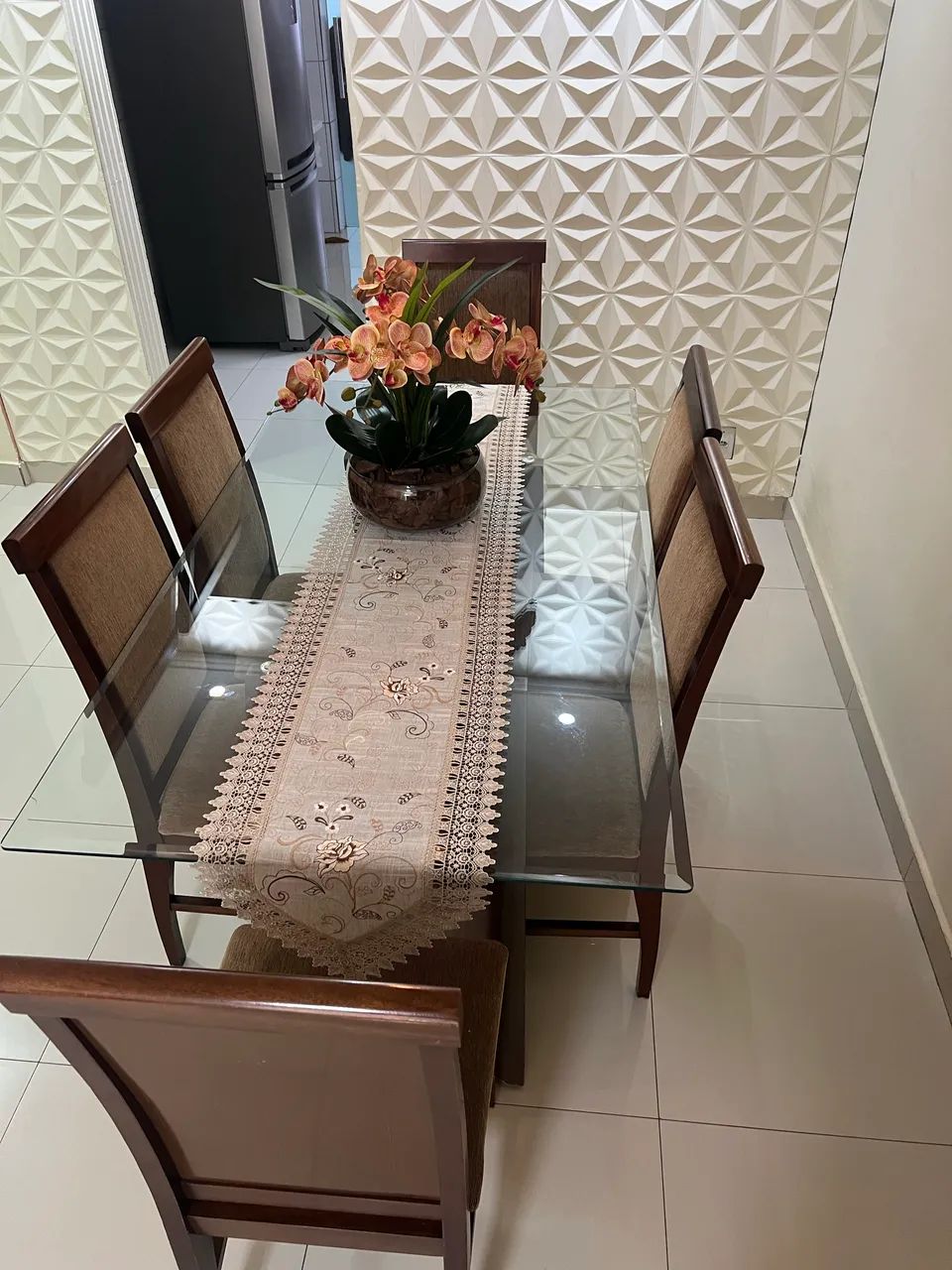 Mesa de vidro com 6 cadeiras  - Foto 5