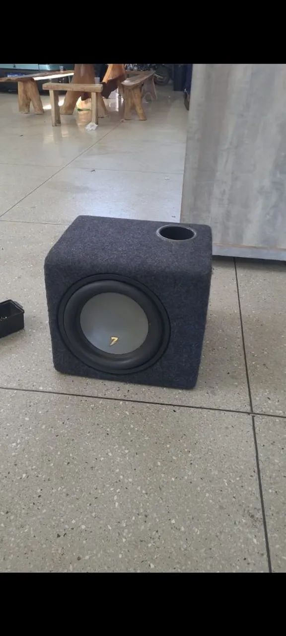 Vendo caixa com grave zetta 800 rms 