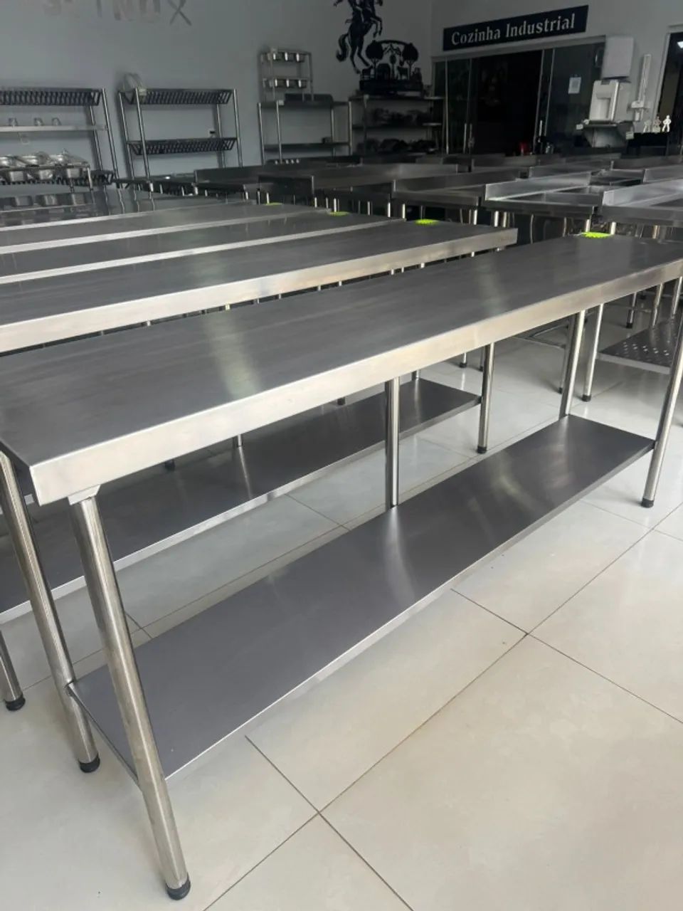 Bancada seminova 2.0x0.40 paneleiro inferior liso. - Foto 4