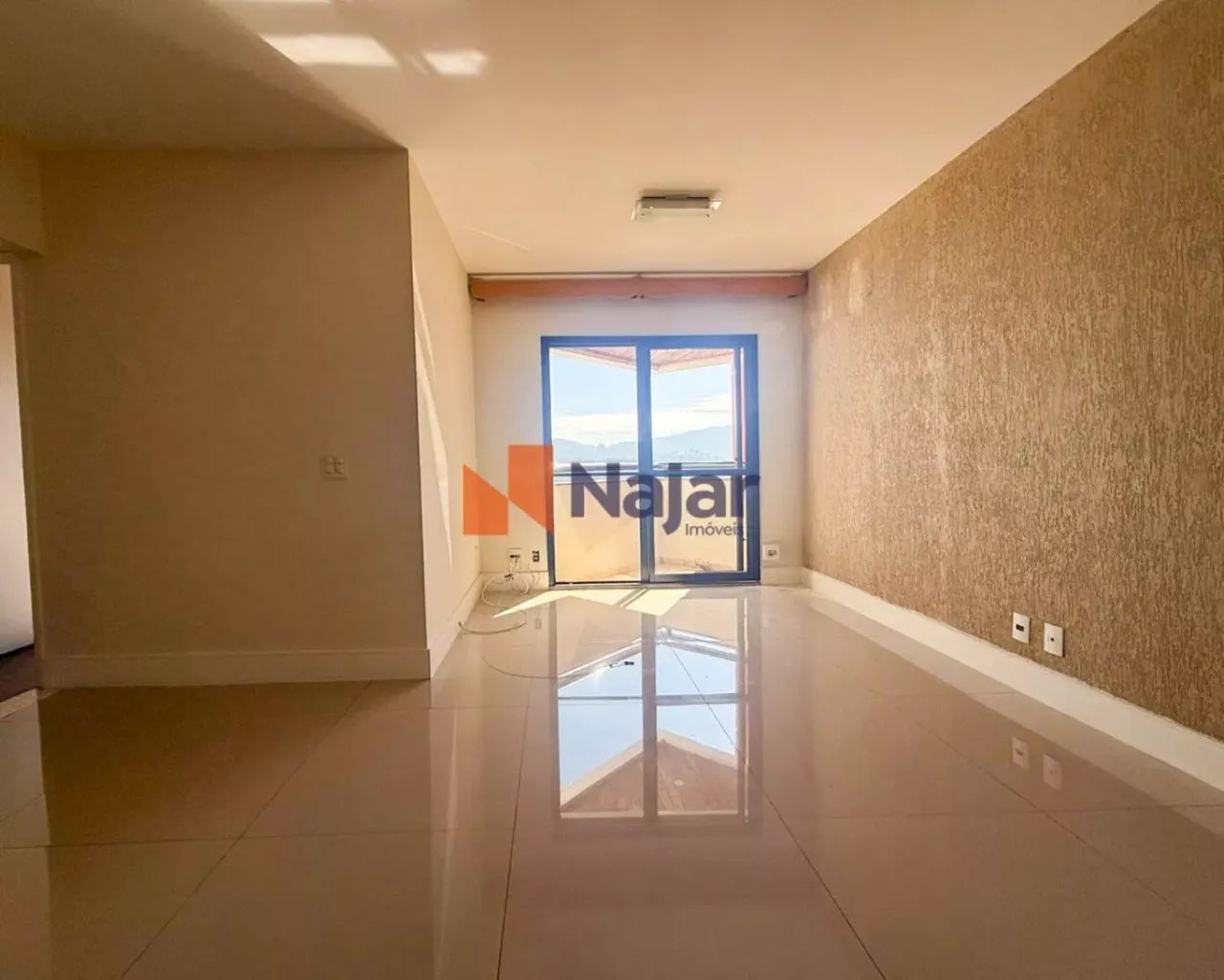 APARTAMENTO RESIDENCIAL EDIFÍCIO MONTE CARLO
