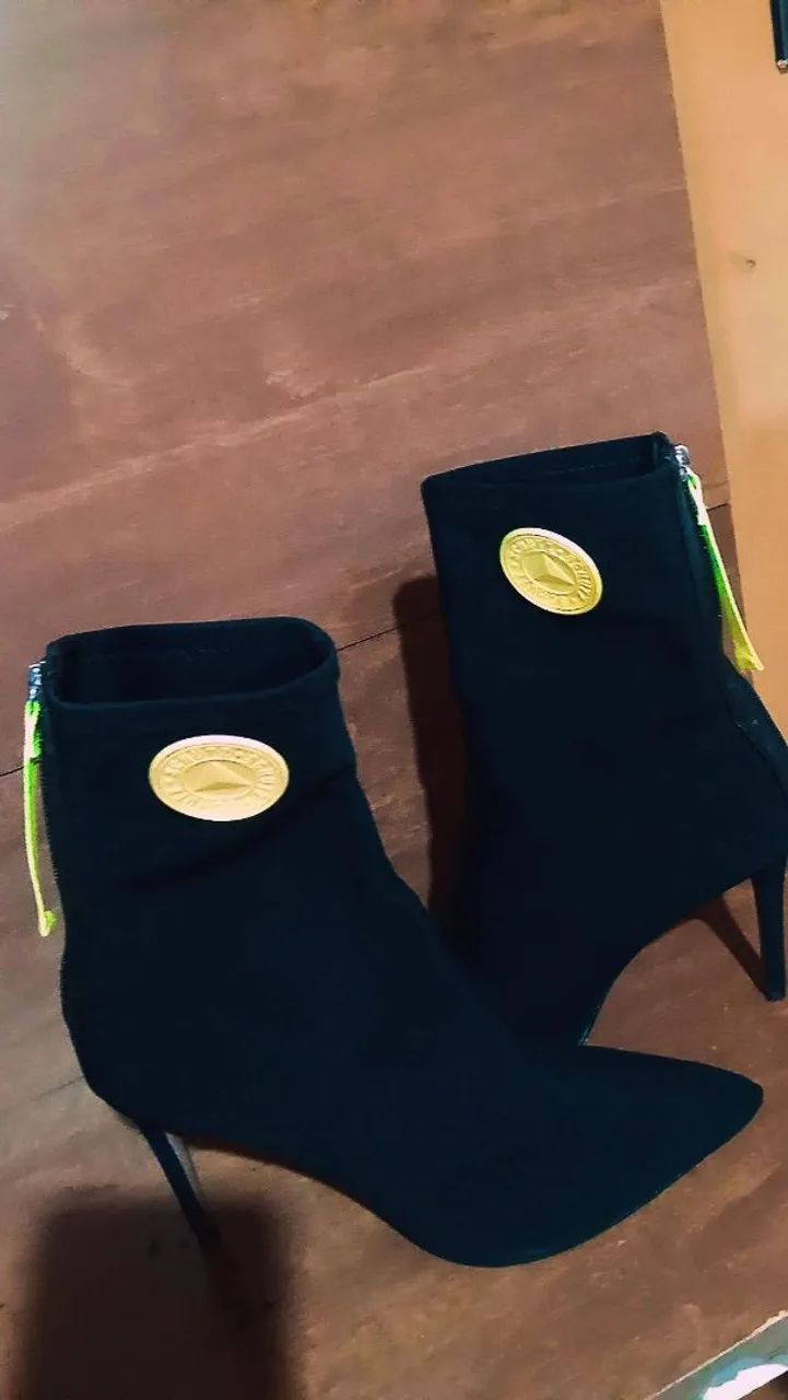 Vendo bota da marca Schutz 
