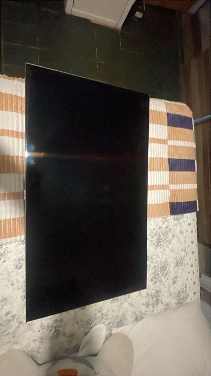 Vendo tv  Samsung para retirada de peças e o controle - Foto 2