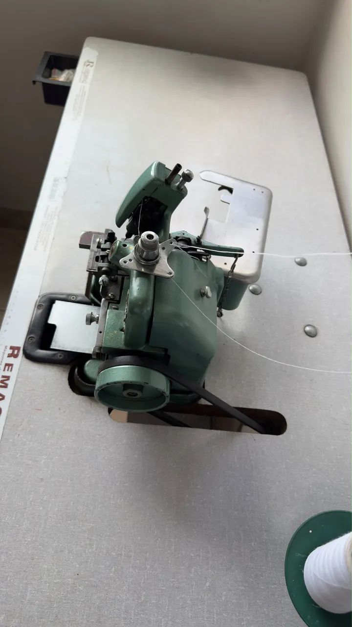 Maquina de overloque semi industrial  - Foto 2
