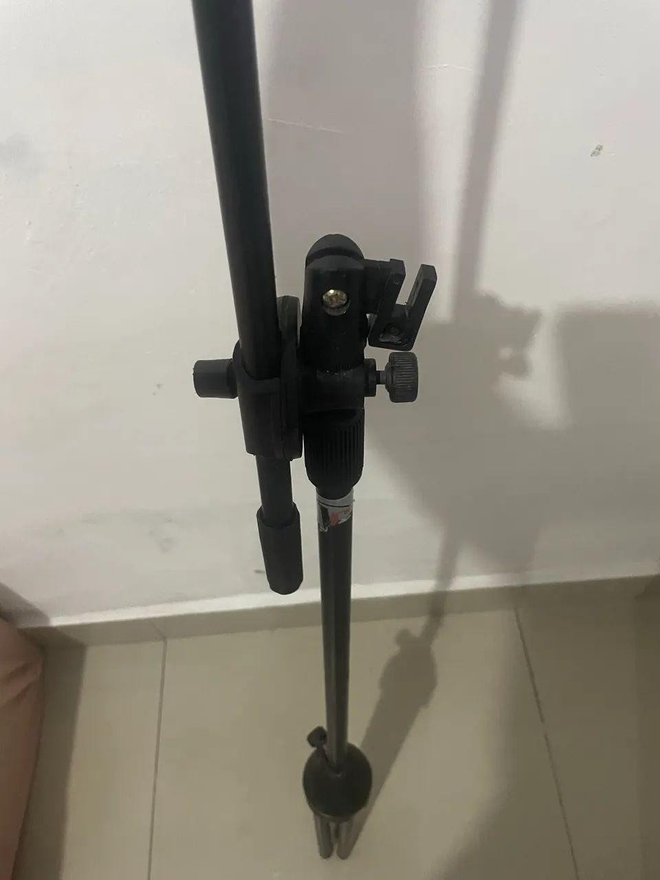 SUPORTE/TRIPÉ PARA MICROFONE - Foto 2