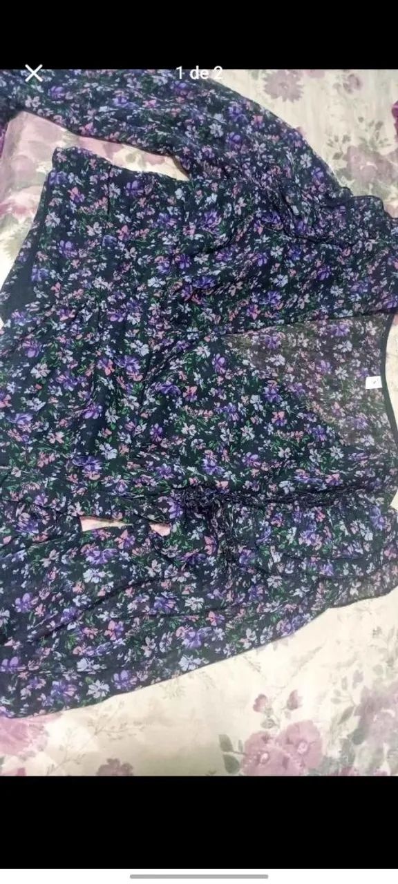 Cropped com zíper na lateral 