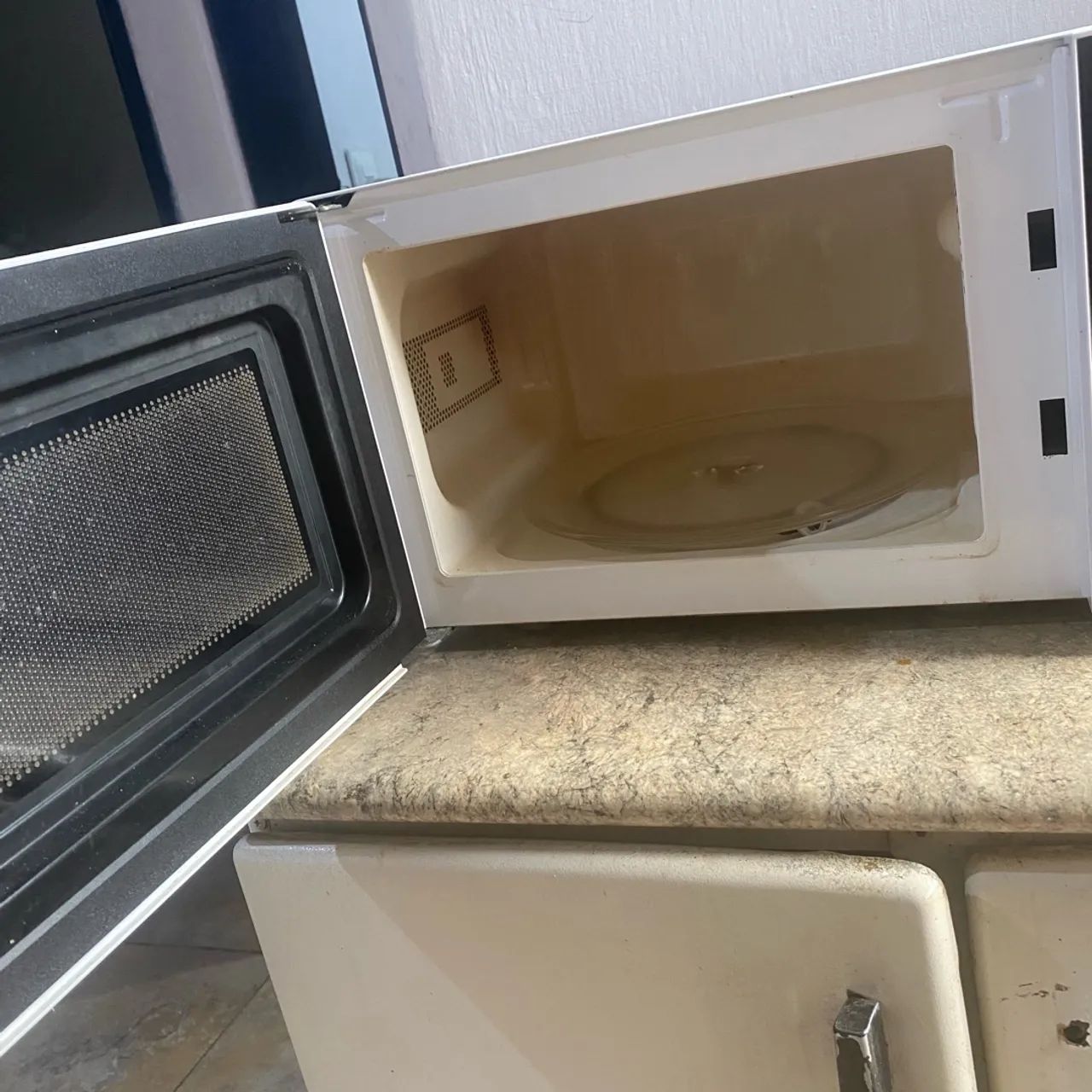 Micro-ondas Midea usado ? funcionando perfeitamente - Foto 4