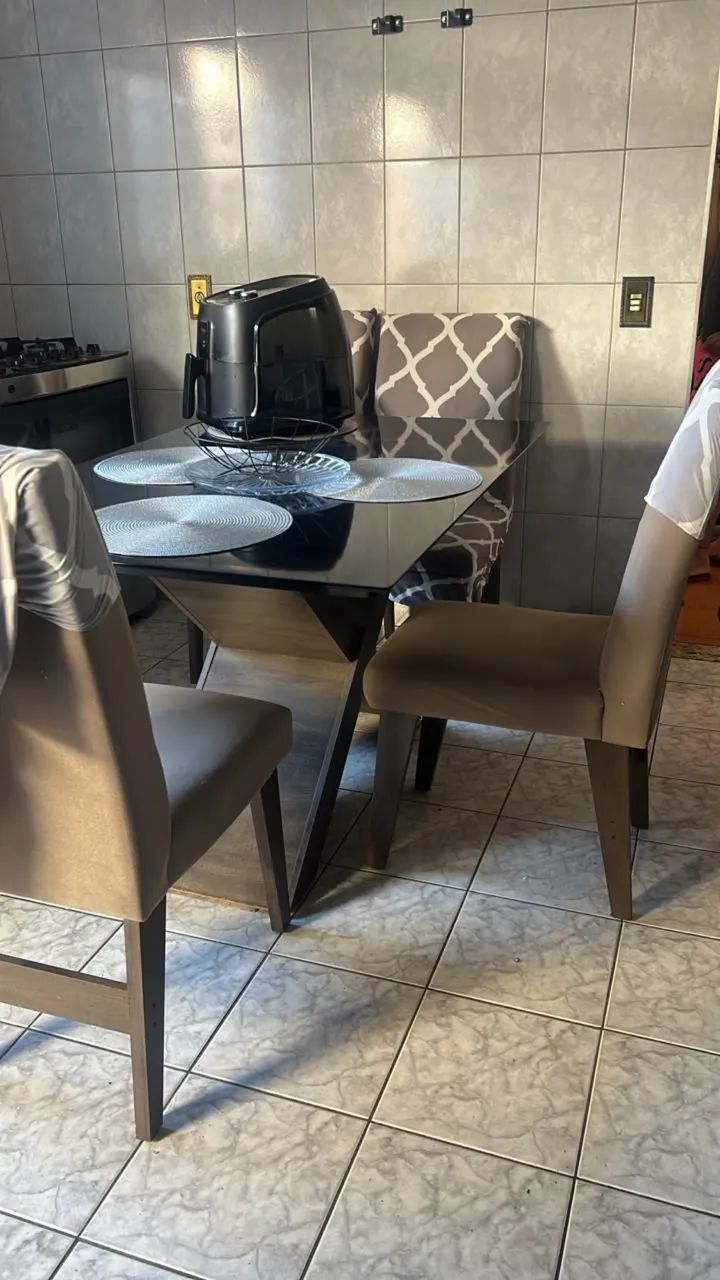 Mesa de jantar com 4 cadeiras  - Foto 2