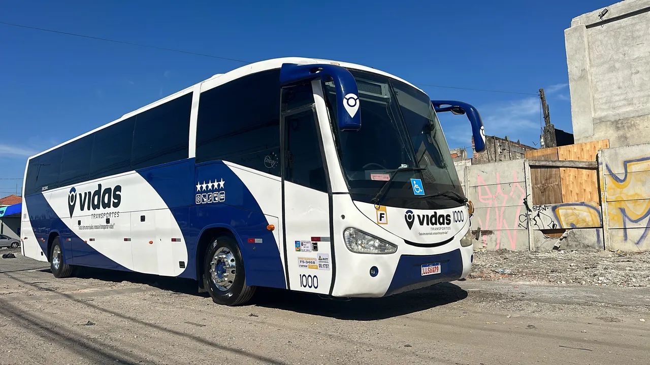 Ônibus executivo Irizar Century 2012
