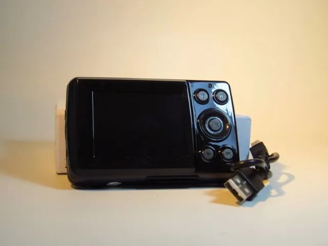 Câmera Digital Retrô 16MP - Compacta e Estilo Vintage - Foto 4