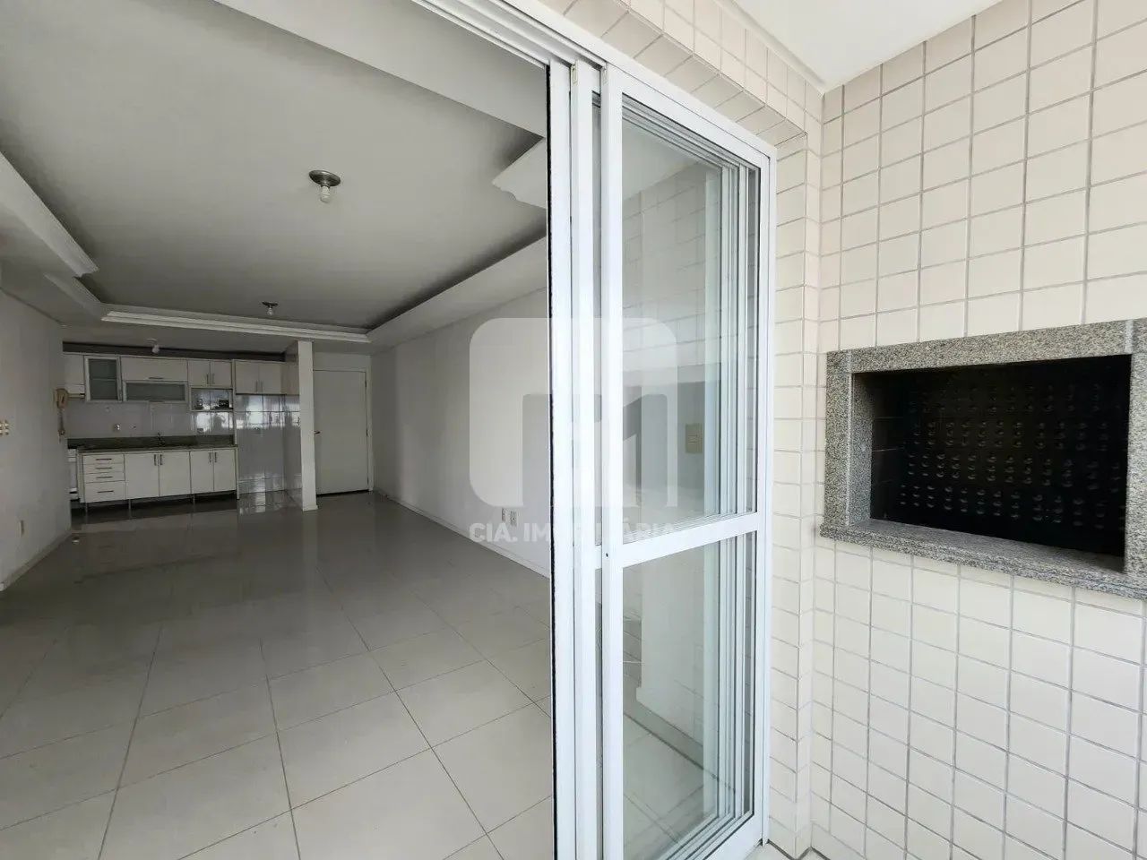 Apartamento com 2 dormitórios em região nobre no Centro