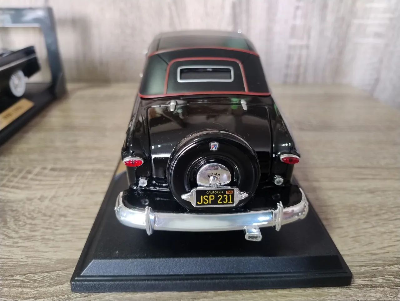 1950 Ford Conversível 1/18 Maisto - Foto 3