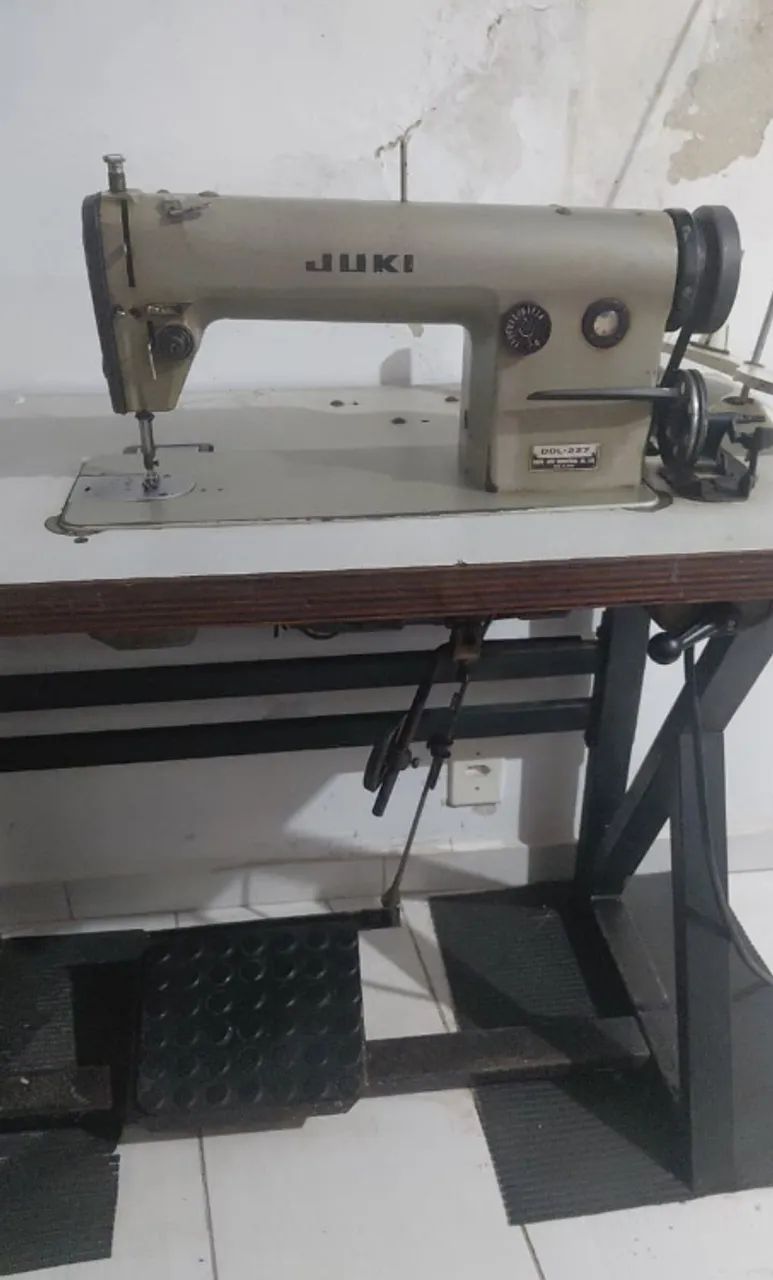 Máquina Reta Industrial Juki DDL-227 com Mesa - Foto 2