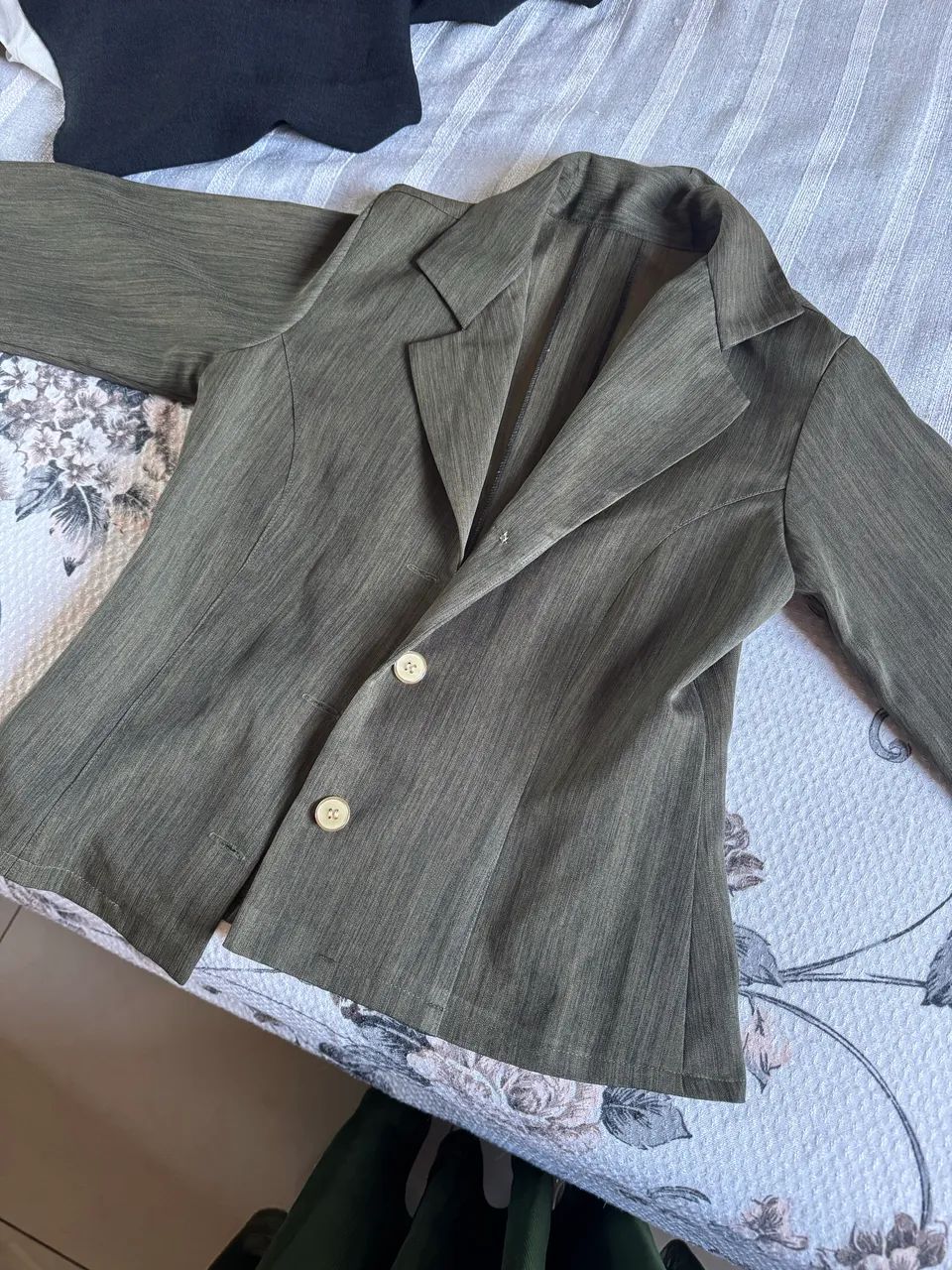 VENDO JAQUETA VERDE - Foto 3