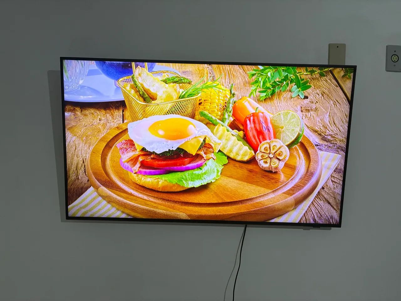 VENDO TV 50 polegadas com Xbox e Alexa integrado 