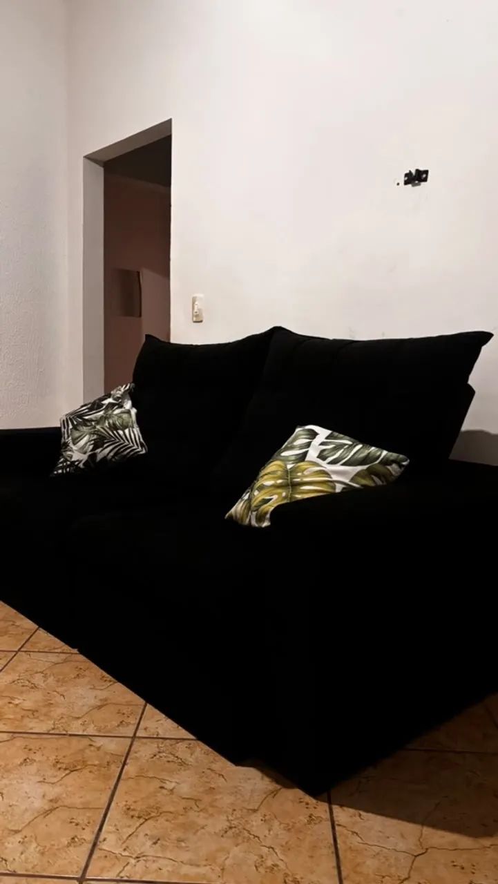 VENDO SOFÁ RETRÁTIL PRETO - CONFORTÁVEL E MODERNO - Foto 4