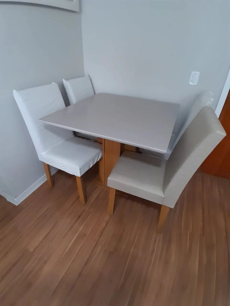 Mesa quadrada de laca de 4 lugares  - Foto 4