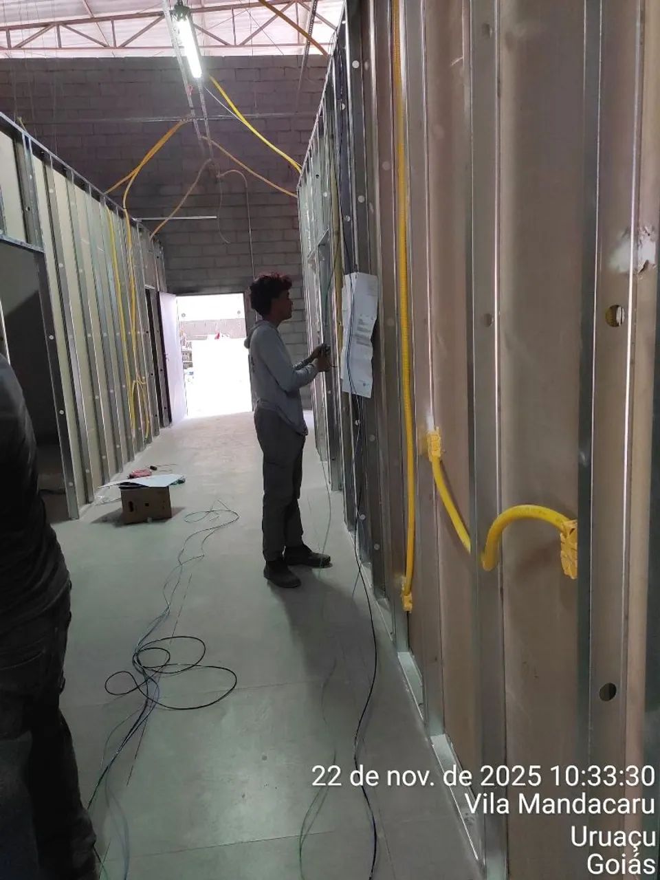 Pedreiro- Encanador- pintor- eletricista.  