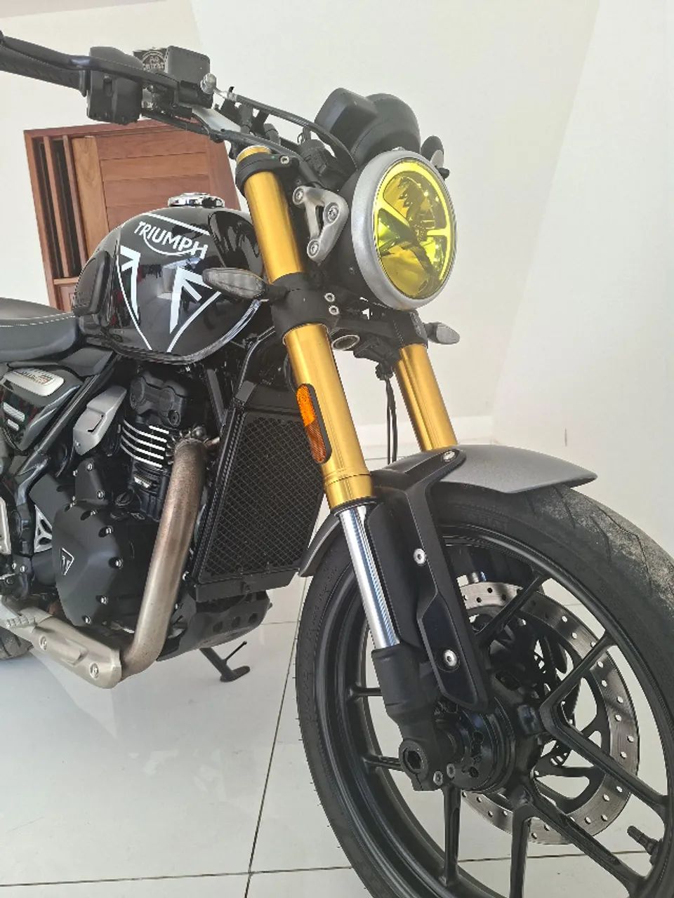 TRIUMPH SPEED 400 - QUITADA E EMPLACADA 2026