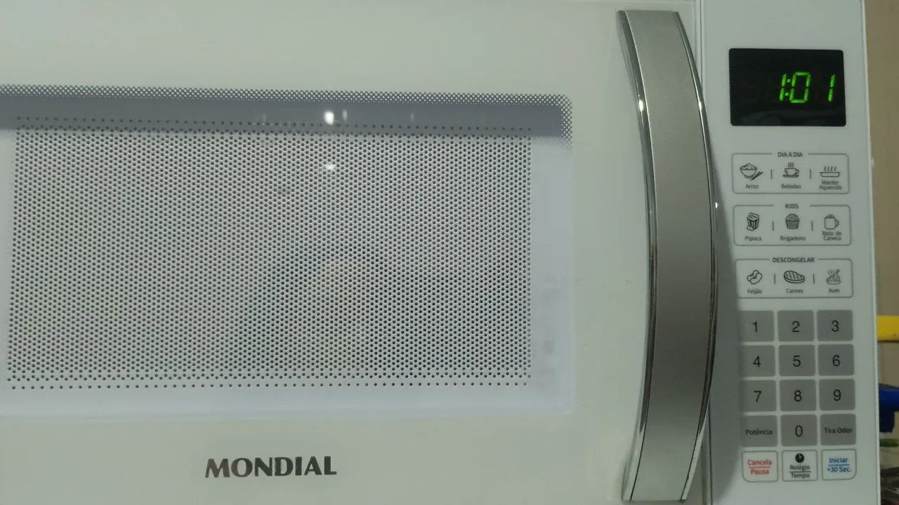 Microondas 21L ótimo 