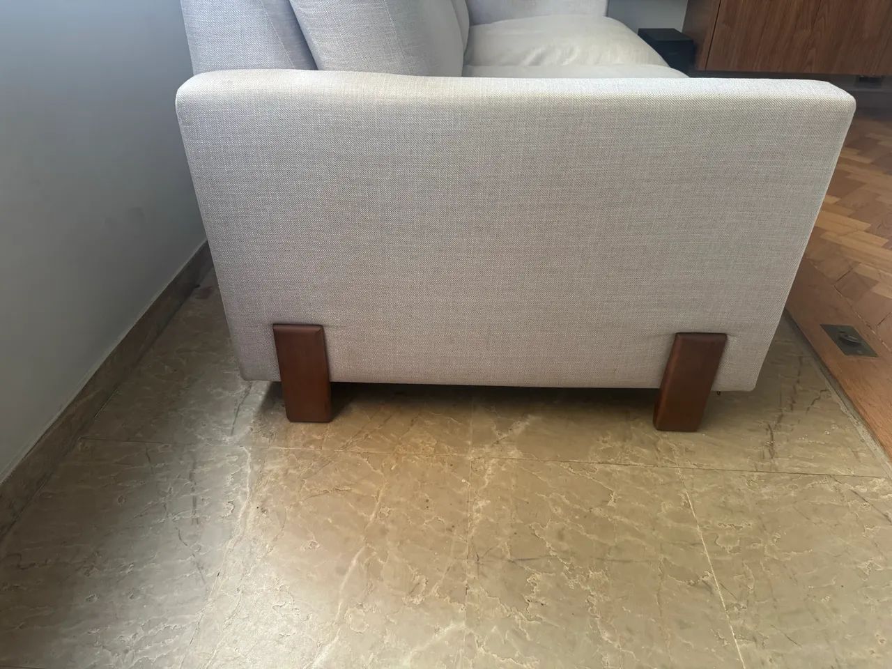 Sofa wood estofado linho bege  - Foto 2
