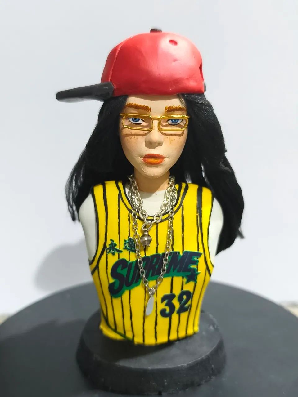 Billie Eilish - Lunch | Escultura Artesanal Exclusiva