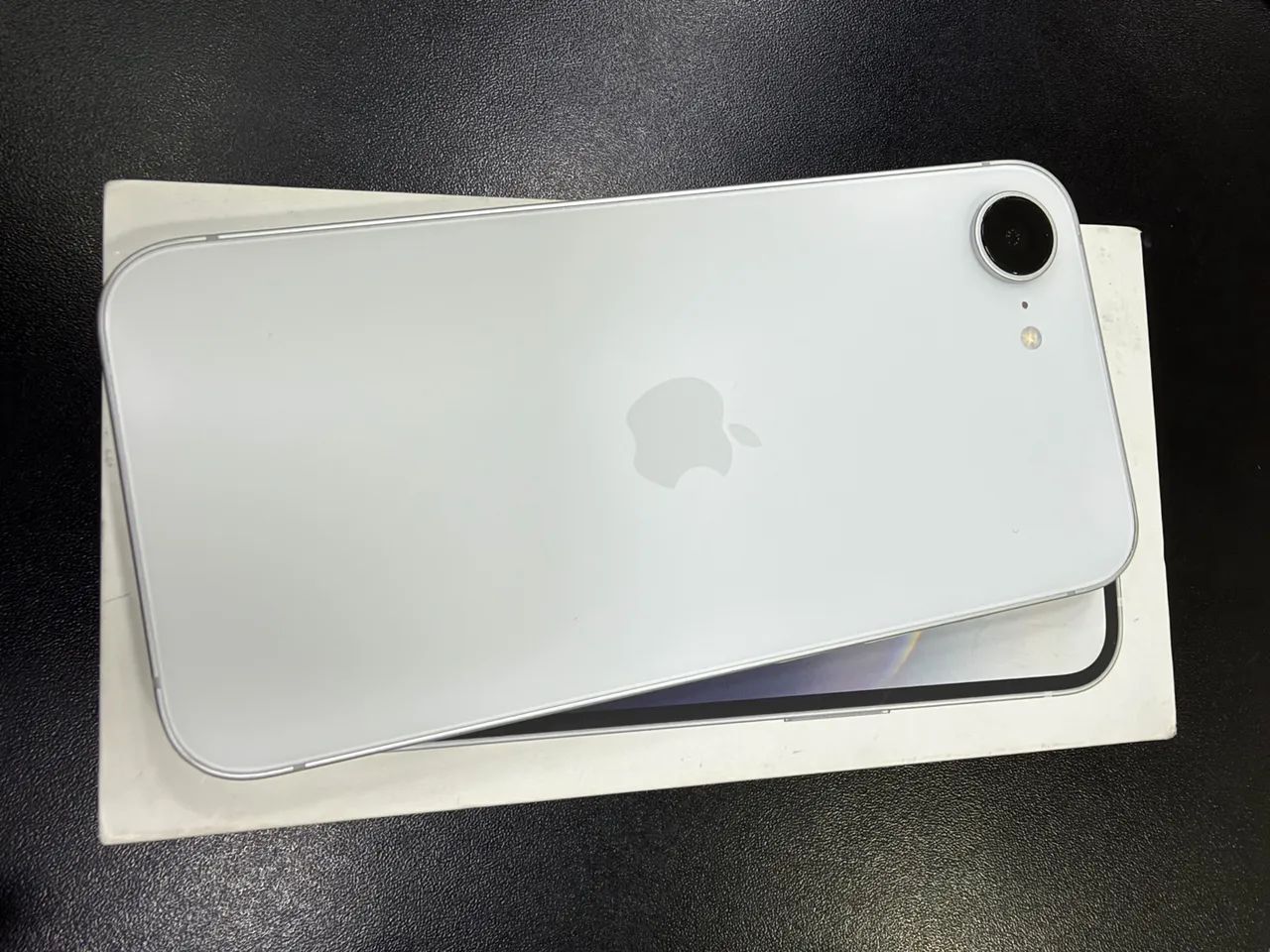 iPhone 16E  - Foto 2