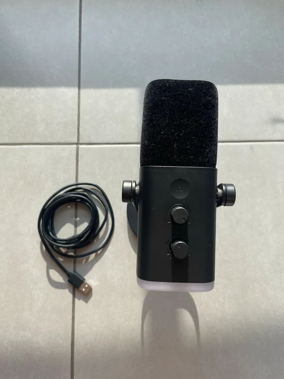 Microfone Fifine AM8 Dinâmico (USB/XLR) com RGB - Estado de Novo na Caixa! - Foto 2