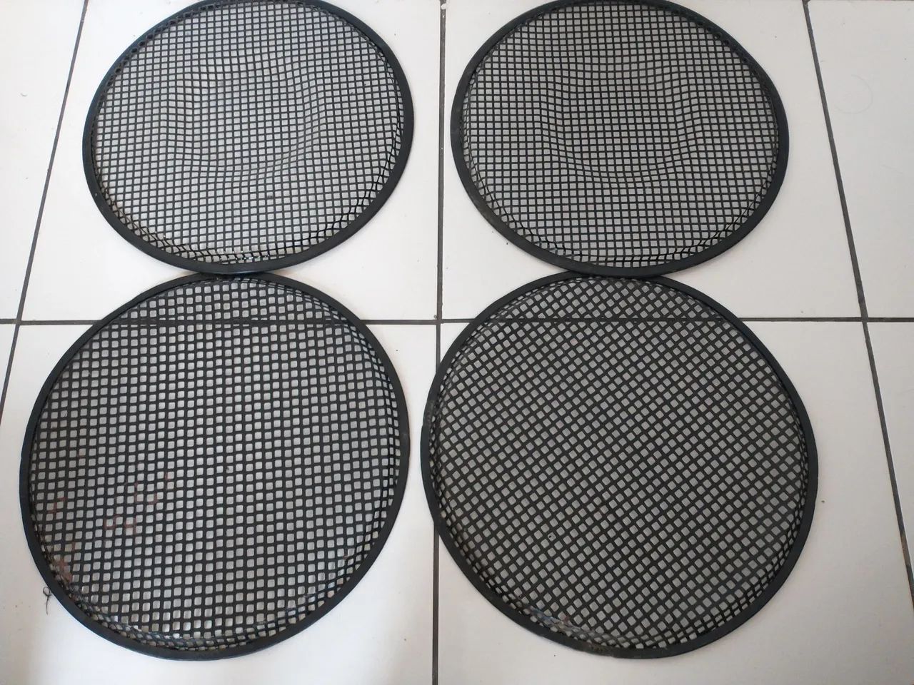 Vendo 4 telas profissional para alto falante de 18 polegadas telas completas com garra e p