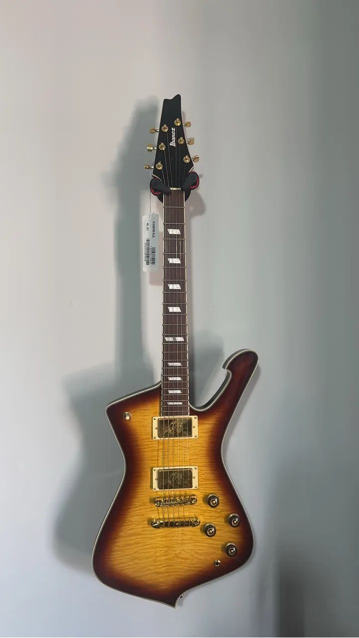 Vendo ou troco guitarra nova sem uso ibanez paul Stanley - Foto 2