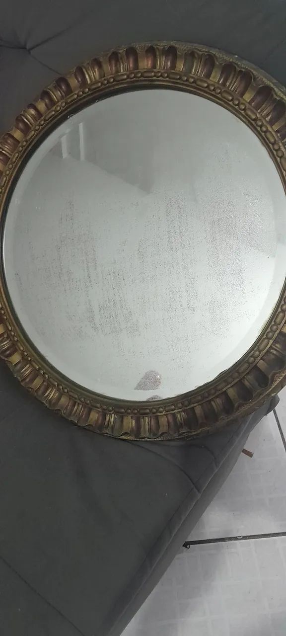 Espelho antigo, 200 reais 