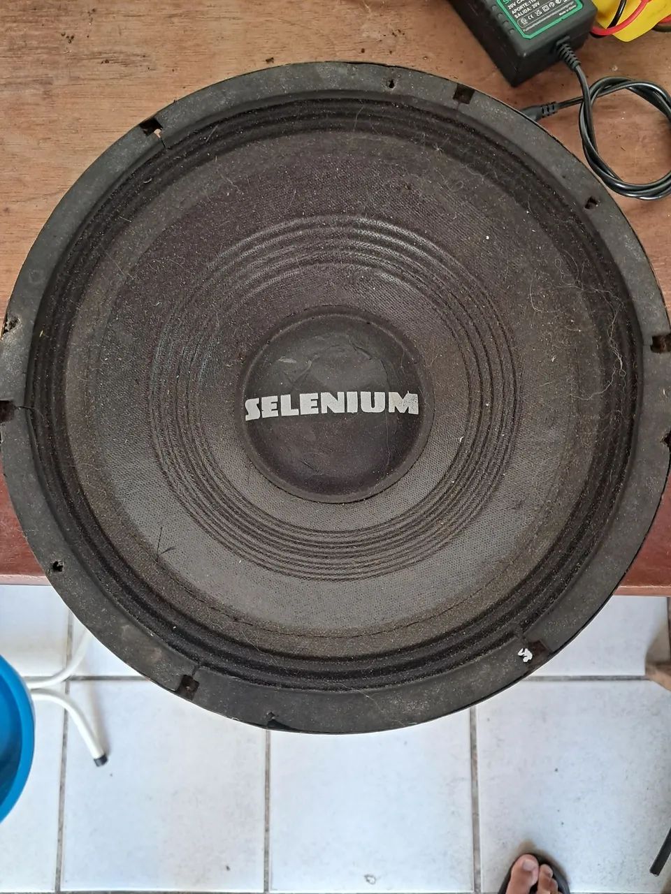 Médio de 10 polegadas JBL