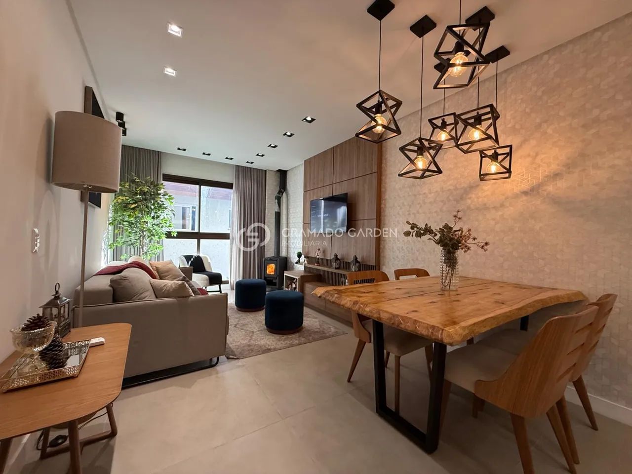 APARTAMENTO COM 1 SUÍTE À VENDA - CENTRO - GRAMADO